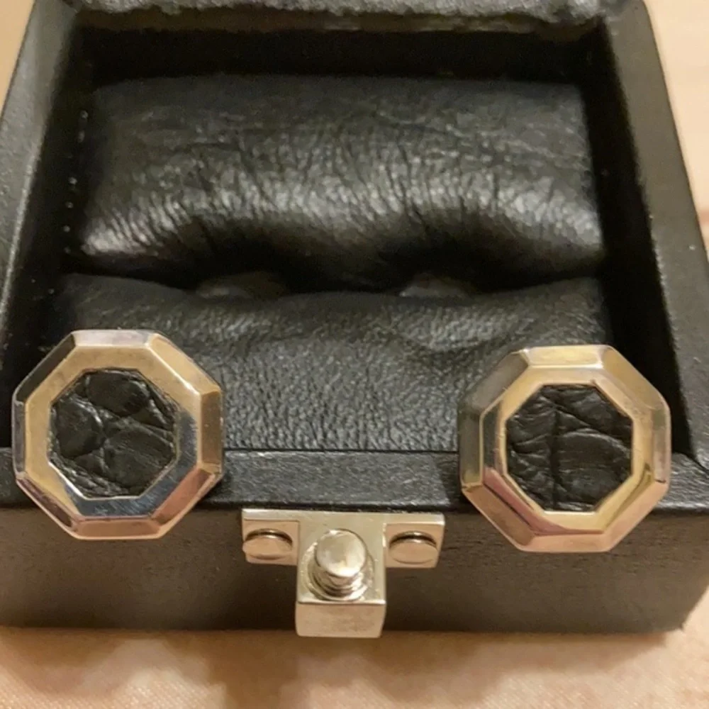 Bracaletti silver tone & black croc Czar cuff links in leather box-gently used